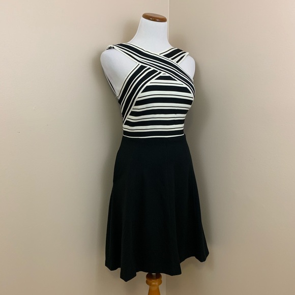 Maeve black and white bandage top dress 4 - Picture 8 of 8